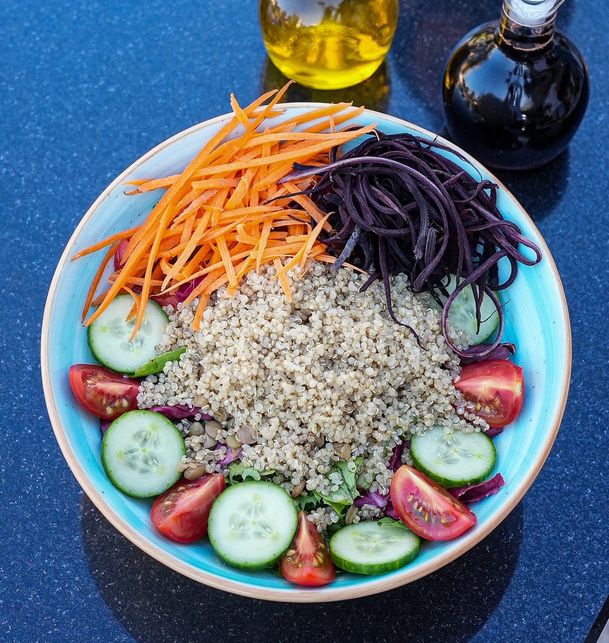 KİNOALI MERCİMEK SALATASI